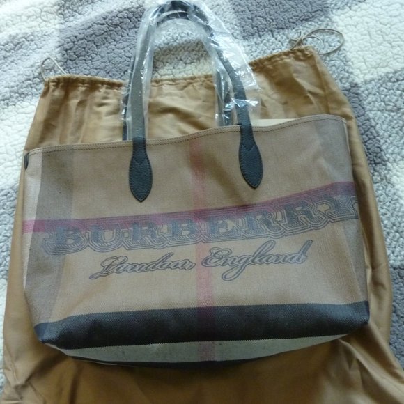 BURBERRY Medium Doodle Canvas Logo Tote Bag - Picture 2 of 15